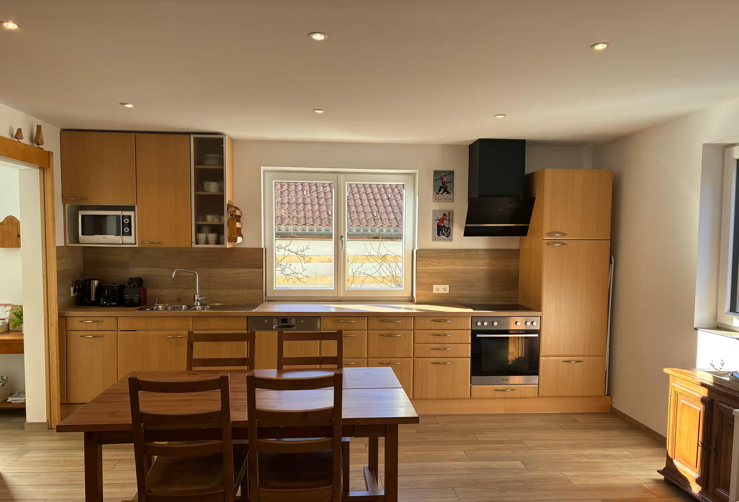 Gemütlicher Wohnbereich der Ferienwohnung Freundensheim in Zams, Tirol